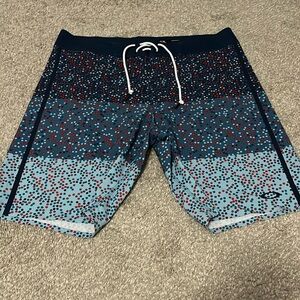 Oakley performance fit men’s swimsuit size 34